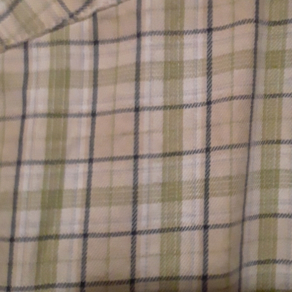 Roundtree & Yorke Plaid button up - Picture 4 of 4